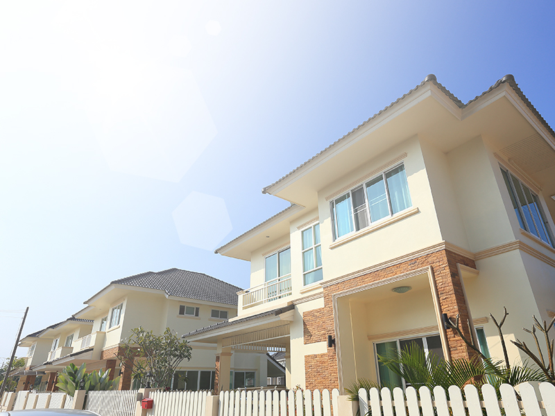 Dampak cuaca panas dan paparan sinar uv pada tembok rumah